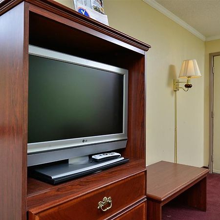 Americas Best Value Inn Camden Room photo